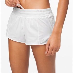 Lululemon hotty hot shorts 2’5